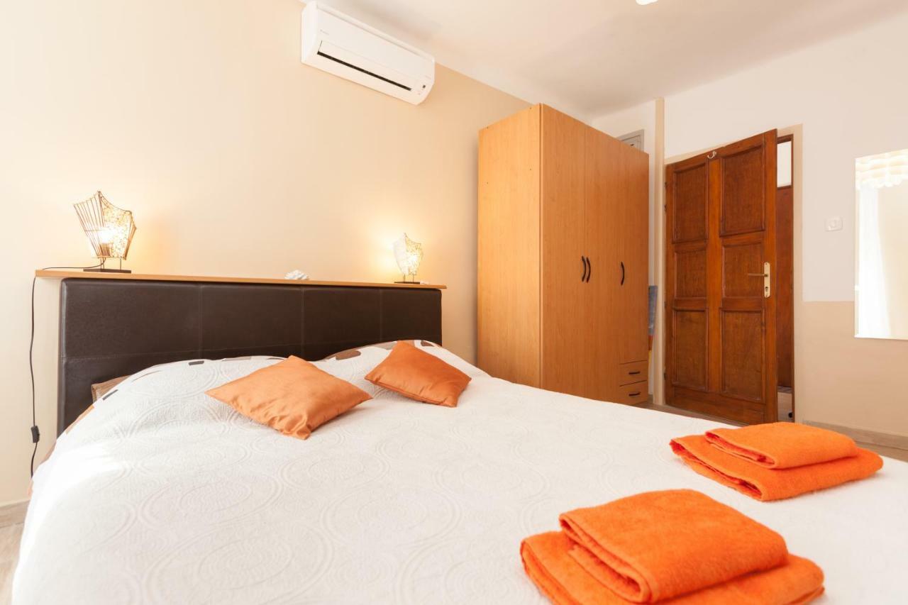 Nice Apartment In The City Center Ровинь Экстерьер фото